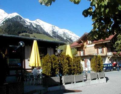 Hotel-Buffet De La Gare Chateau-d'Oex Exterior photo